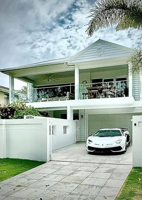Dom wakacyjny Premium Beach Front House - Pool, Bikes, Huge Deck Golden Beach