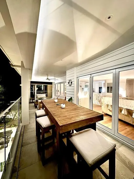 Premium Beach Front House - Pool, Bikes, Huge Deck Golden Beach