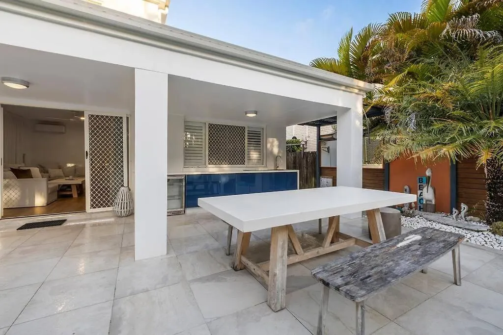 Holiday home Premium Beach Front House - Pool, Bikes, Huge Deck Golden Beach