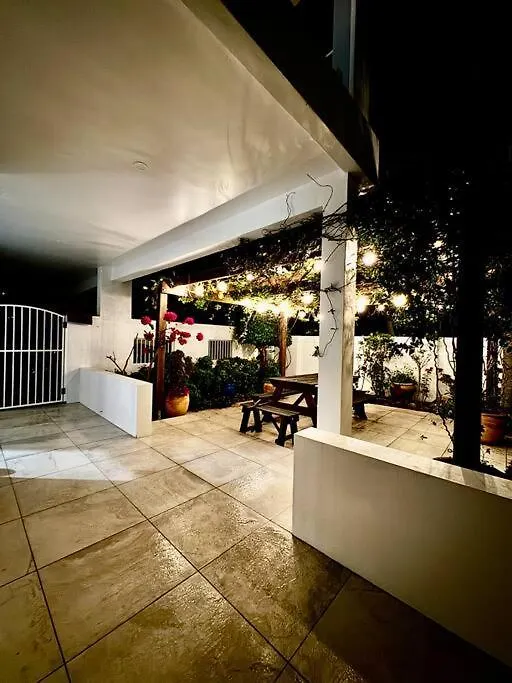 Premium Beach Front House - Pool, Bikes, Huge Deck Golden Beach